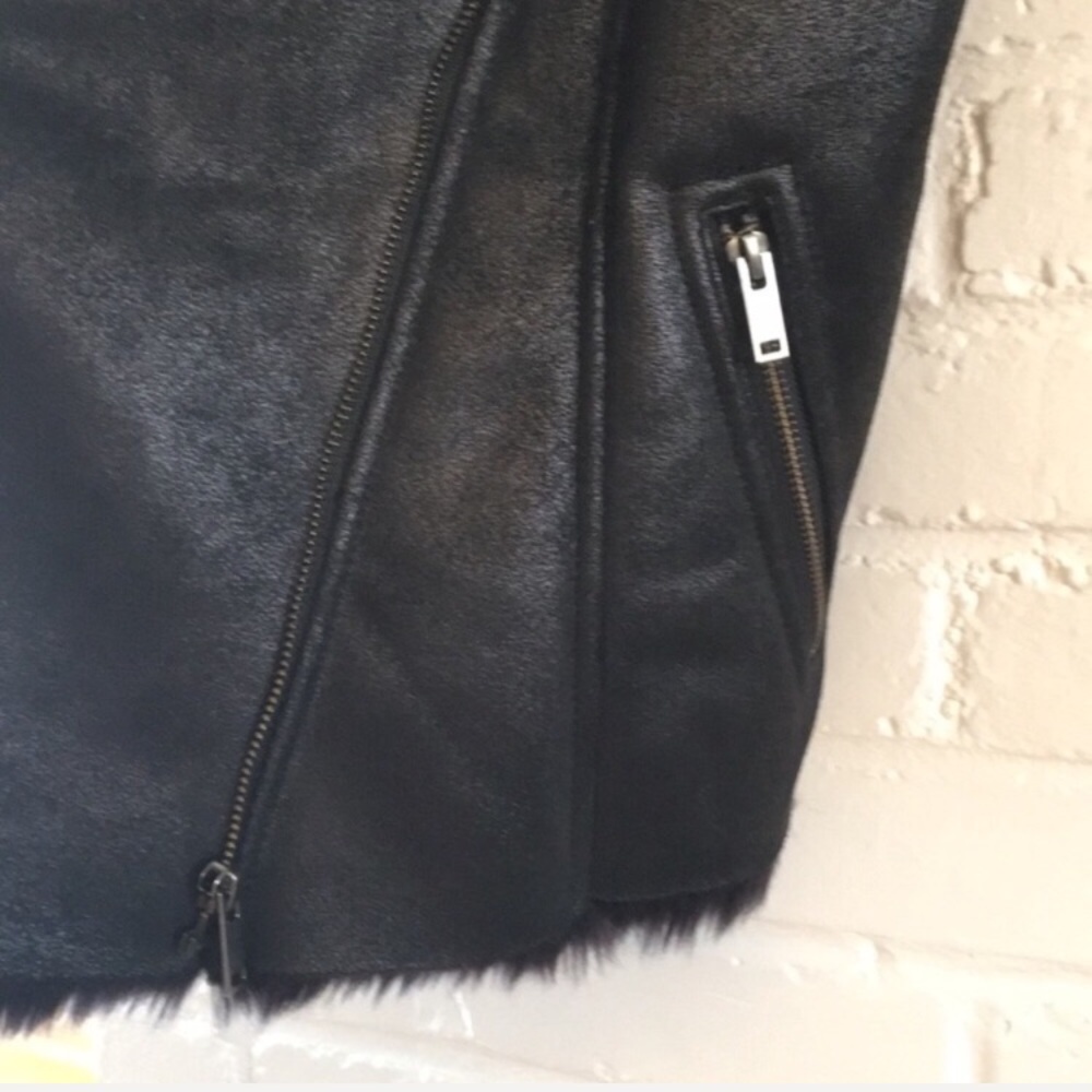 BANANA REPUBLIC MULTI ZIP MOTO FAUX SHEARLING VEST - Picture 7 of 10
